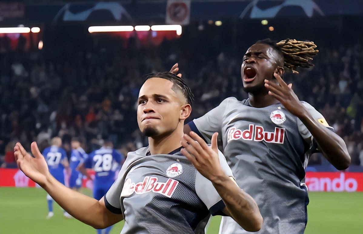 包含国米传射建功，曼联新星横空出世，场边球探频频记笔记的词条